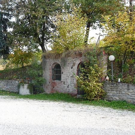 Agriturismo Maria Cristina Guest House Treiso Luaran gambar